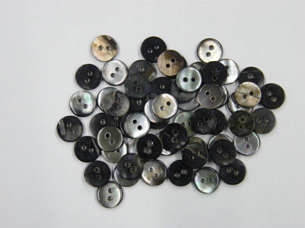 299SS※　黒蝶貝(2穴)　天まる 11.5mm　1個35円